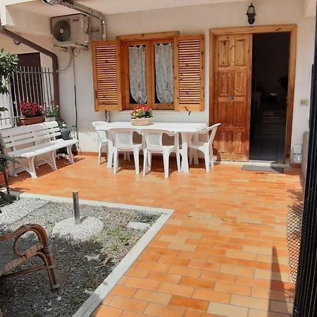 Villetta A Schiera Fiumefreddo Bruzio Kültér fotó